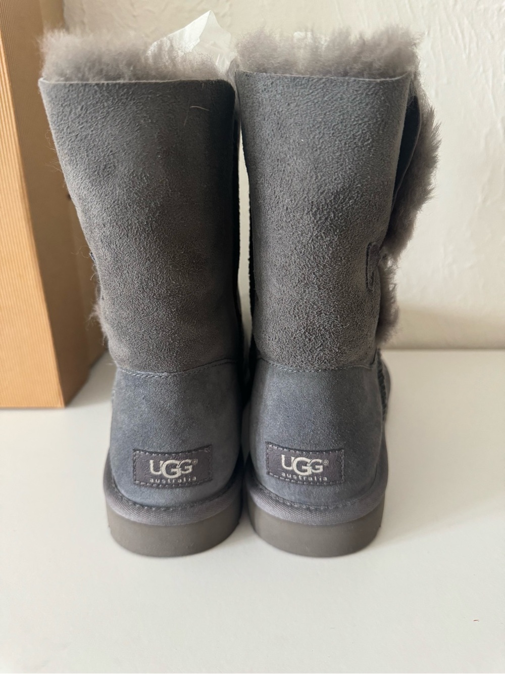 UGG Bailey Button Boot Sz 9 - Picture 6 of 10